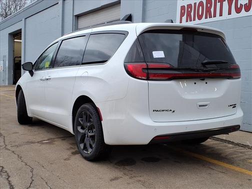 2026 Chrysler Pacifica Limited