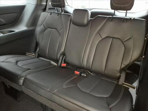 Bright White Clearcoat 2026 Chrysler Voyager LX