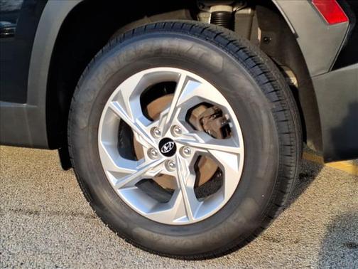 2022 Hyundai TUCSON SE