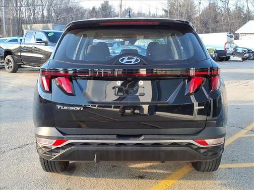 2022 Hyundai TUCSON SE
