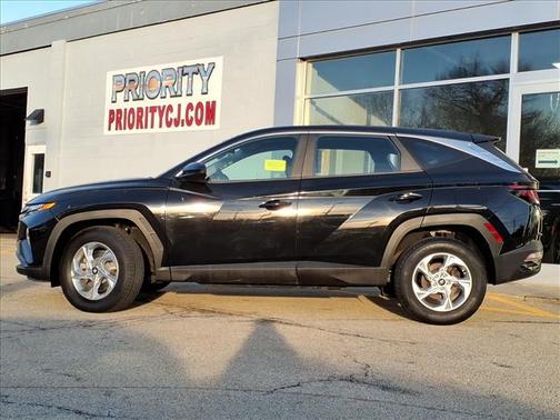 2022 Hyundai TUCSON SE