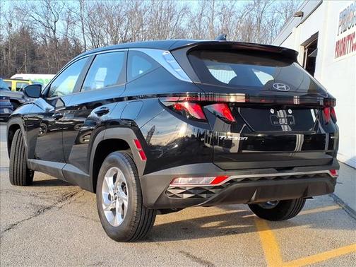 2022 Hyundai TUCSON SE