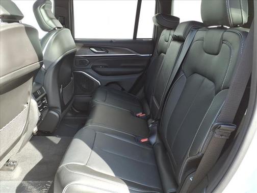 2025 Jeep Grand Cherokee Overland