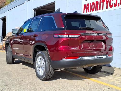 2025 Jeep Grand Cherokee Laredo