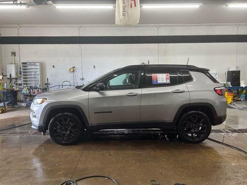 Billet Silver Metallic 2023 Jeep Compass Latitude