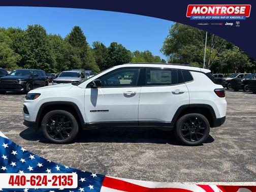 Bright White Clearcoat 2026 Jeep Compass Latitude