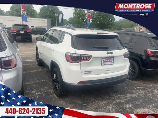 Bright White Clearcoat 2026 Jeep Compass Latitude