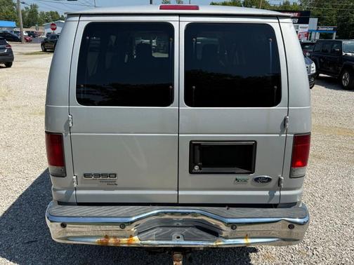 2010 Ford E350 Super Duty XL