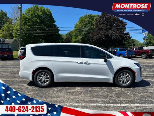 White 2027 Chrysler Pacifica SELECT