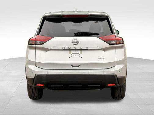 Everest White P 2026 Nissan Rogue SV