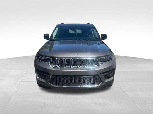 Metallic 2024 Jeep Grand Cherokee Laredo