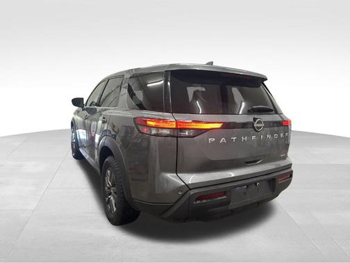 2022 Nissan Pathfinder S