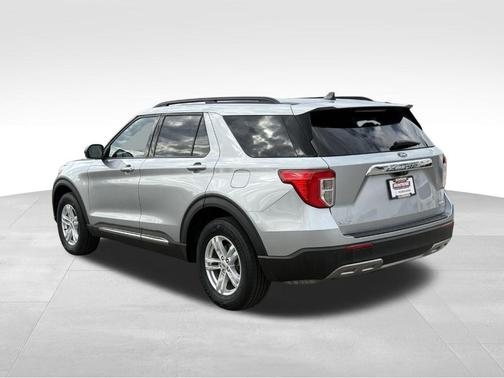 Silver Metallic 2023 Ford Explorer XLT