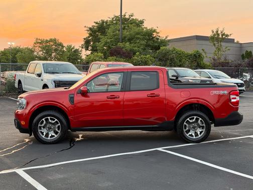 Chili Pepper Red 2023 Ford Maverick Lariat