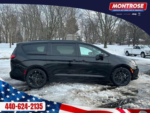 2026 Chrysler Pacifica Select