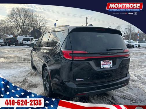 2026 Chrysler Pacifica Select