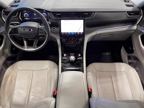 Bright White Clearcoat 2023 Jeep Grand Cherokee Overland