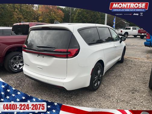 2026 Chrysler Pacifica Select