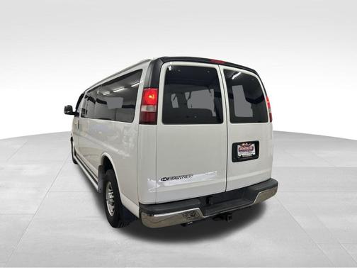 2017 Chevrolet Express 3500 LT