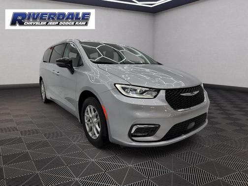 2024 Chrysler Pacifica Touring-L