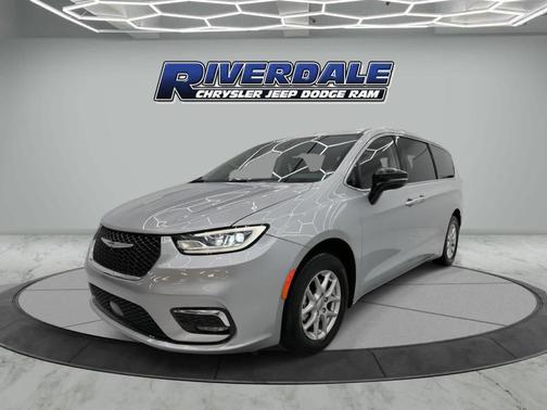 2024 Chrysler Pacifica Touring-L