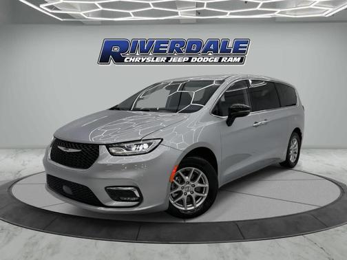 2024 Chrysler Pacifica Touring-L