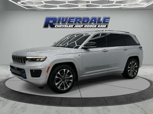 2022 Jeep Grand Cherokee 4xe Overland