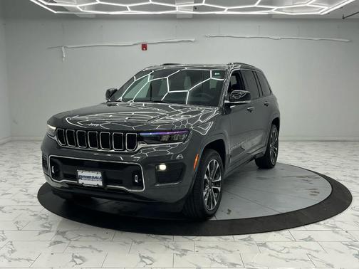 2022 Jeep Grand Cherokee Overland