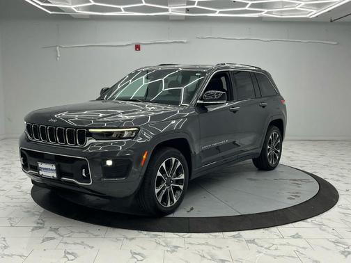 2022 Jeep Grand Cherokee Overland