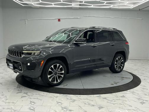 2022 Jeep Grand Cherokee Overland