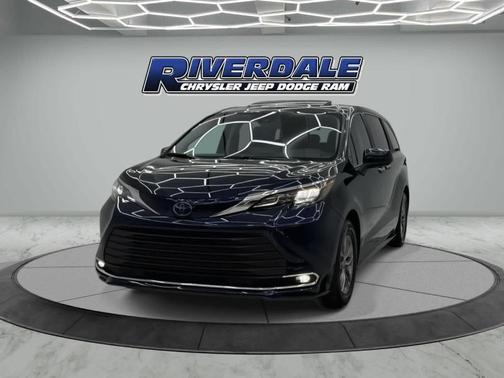 2024 Toyota Sienna XLE