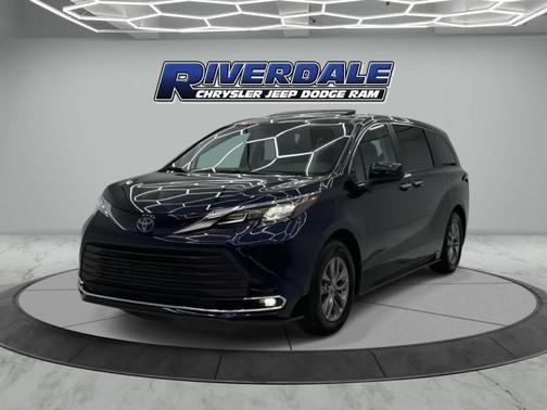 2024 Toyota Sienna XLE