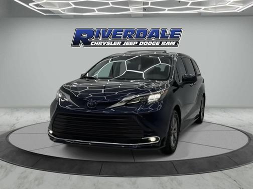 2024 Toyota Sienna XLE