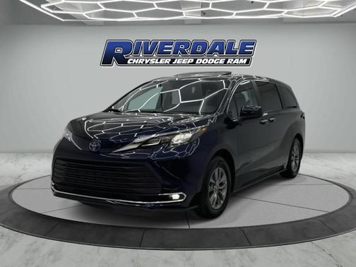 2024 Toyota Sienna XLE
