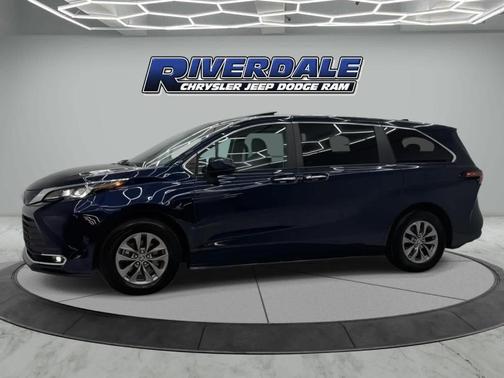 2024 Toyota Sienna XLE