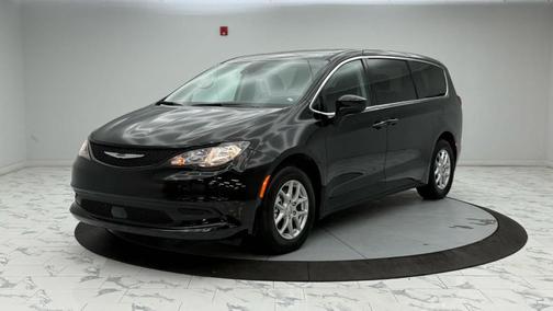 2024 Chrysler Voyager LX