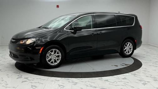 2024 Chrysler Voyager LX