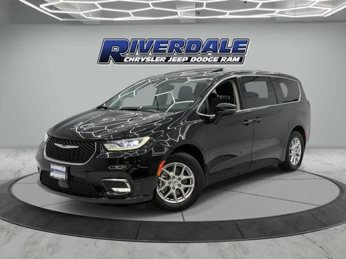 2024 Chrysler Pacifica Touring-L