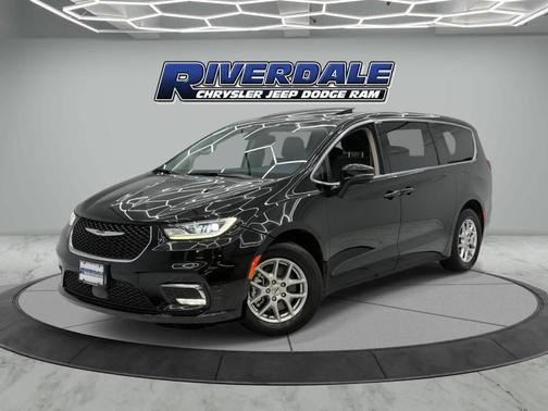 2024 Chrysler Pacifica Touring-L