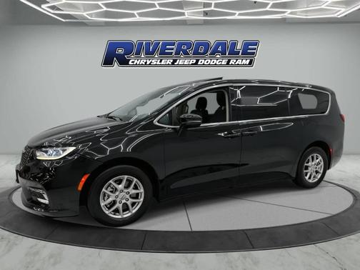 2024 Chrysler Pacifica Touring-L