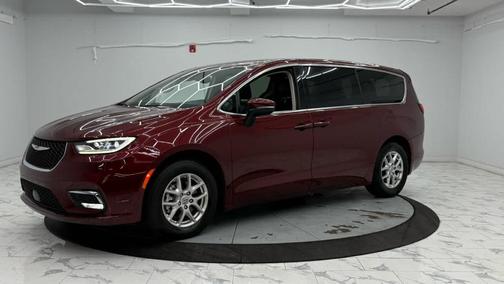 2023 Chrysler Pacifica Touring-L
