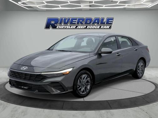 Amazon Gray 2024 Hyundai ELANTRA SEL