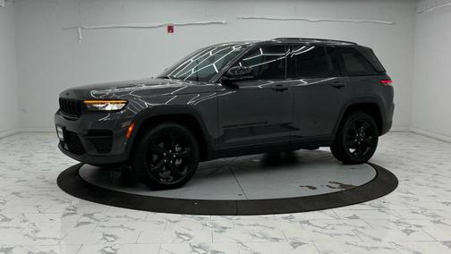 2022 Jeep Grand Cherokee Altitude