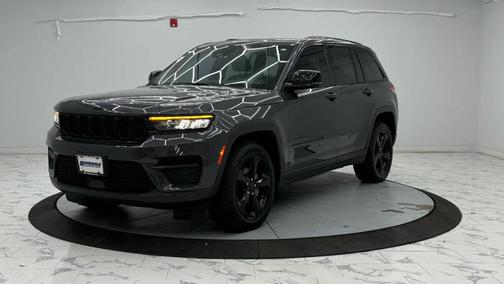 2022 Jeep Grand Cherokee Altitude