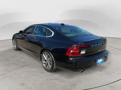 2018 Volvo S90 T5 Momentum