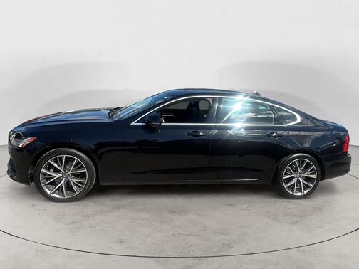 2018 Volvo S90 T5 Momentum