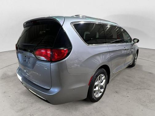 2018 Chrysler Pacifica Touring-L Plus