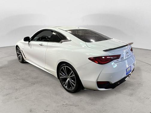 2017 INFINITI Q60 2.0T