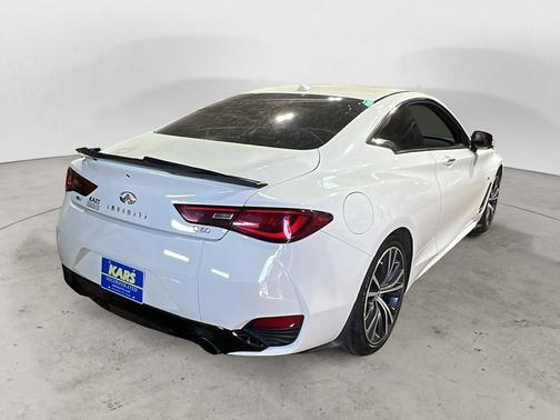 2017 INFINITI Q60 2.0T