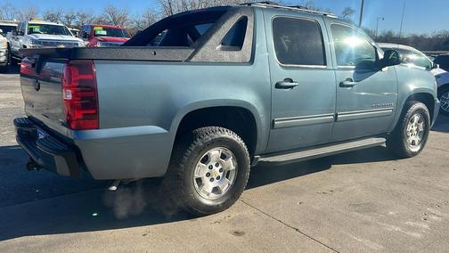 2011 Chevrolet Avalanche 1500 LS